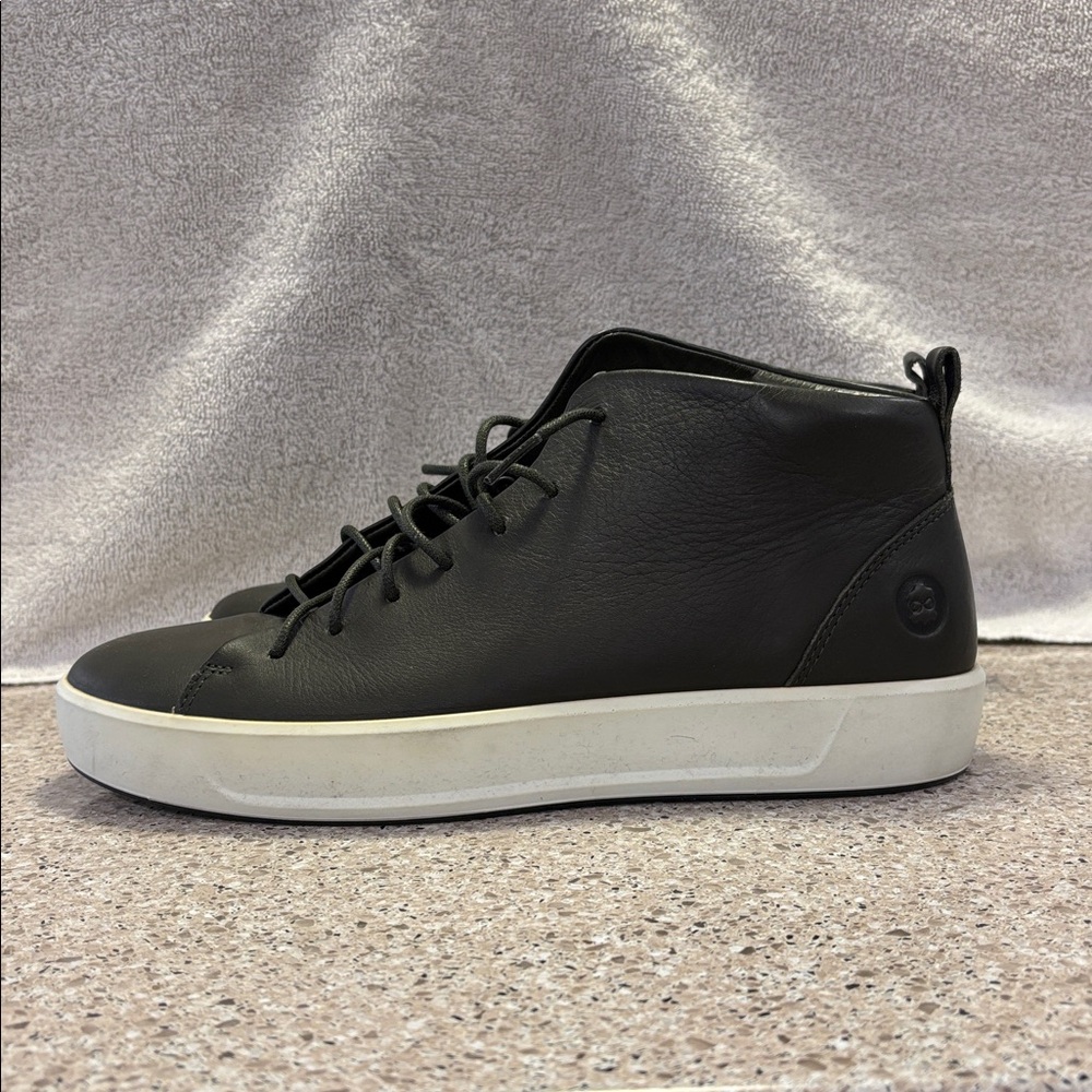 Ecco Moss Green Leather Casual Sneakers